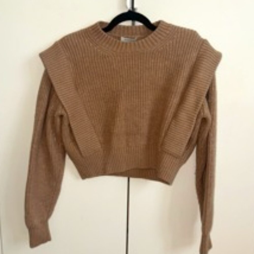 Cropped Merino wool sweater with shoulder pads